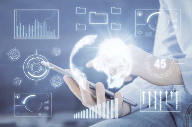 Bir adamın elini tutarken ve dijital bir cihaz ve ön grafik çizimi kullanırken çift pozlama. Finansal piyasa kavramı.