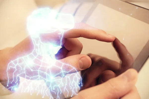 Dijital Bir Cihaz Gözlüğü Çizimi Kullanarak Bir Adamın Elini Iki — Stok fotoğraf