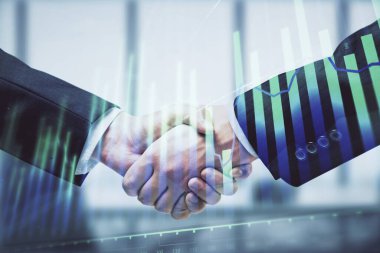 Forx grafik hologramı ve iki adamın el sıkışması. Borsa konsepti.