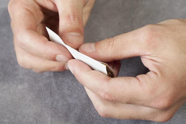 Rolling a Cigarette — Stock Photo, Image