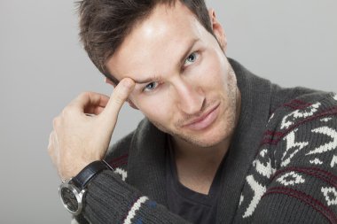 Studio yakışıklı genç