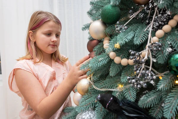 Little Girl Christmas Tree Home Christmas Young Child Bright Bedroom — Stock Photo, Image