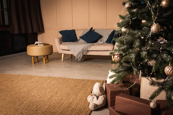 Bel Arbre Noël Canapé Dans Salon Moderne Design Intérieur Très — Photo