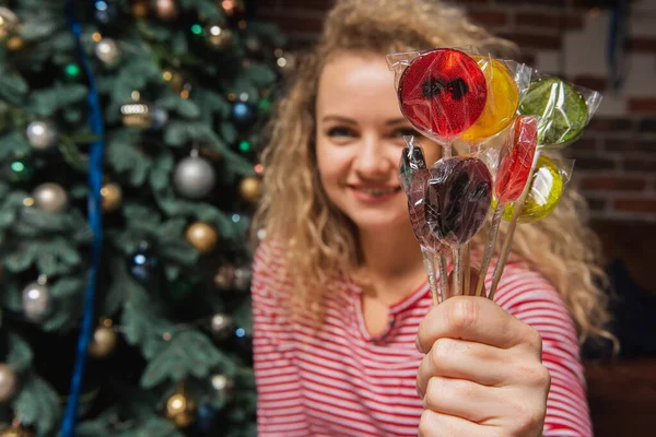 Young Pretty Curly Girl Holding Sweet Lollipops Emotional Smiling Concept — Fotografia de Stock