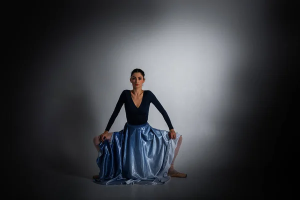 Ballerina Young Elegant Ballet Dancer Dressed Professional Attire Shoes Blue — Foto de Stock