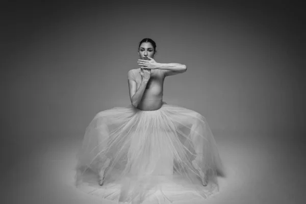 Portrait Classique Noir Blanc Jeune Jolie Fragile Belle Ballerine Dansant — Photo