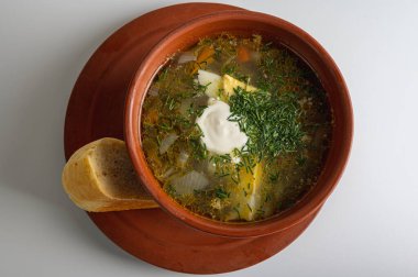 Lezzetli ev yapımı Kore yemeği, çorba. Erişteli baharatlı biftek çorbası..