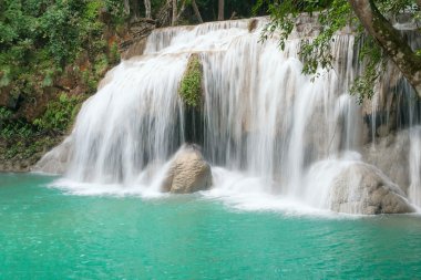 Erawan şelale