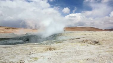 Gayzer alanın sol de manana, Bolivya