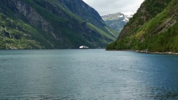 Geirangerfjord feribotuna — Stok video