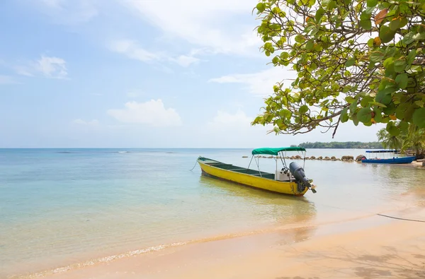 Lodě na pláži, panama — Stock fotografie