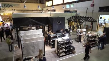 Helsinki, Finlandiya - 08 Eylül 2022: HABITARE sergisi Finlandiya 'nın en büyük mobilya, tasarım ve dekorasyon etkinliğidir. Fanni K markasından ev fikirleri