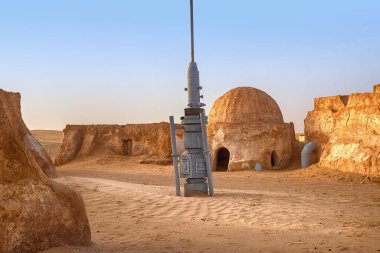Sahra Çölü 'nde Yıldız Savaşları çekimleri için Tatooine gezegeninin terk edilmiş manzarası.