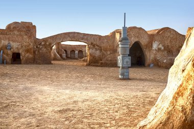 Sahra Çölü 'nde Yıldız Savaşları çekimleri için Tatooine gezegeninin terk edilmiş manzarası