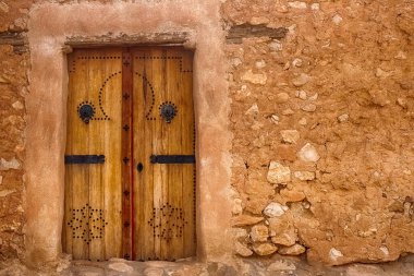 Sahra Çölü 'nün, Tunus' un, Afrika 'nın ortasındaki terk edilmiş eski köyün manzarası.