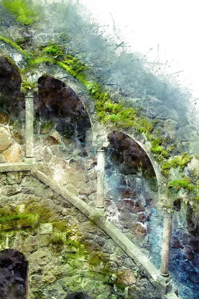 Красивое изображение стены башни с окнами и лестницами изнутри. — стоковое фото