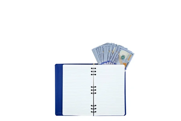 Banknotlar ve not defterleri beyaz arka planda izole edilmiş. Üst görünüm, alanı kopyala