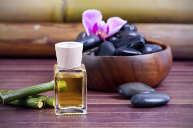 doğal olarak aromatik bir Spa zeytinyağı şişesi