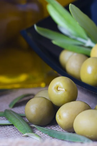 Natürliche Oliven — Stockfoto