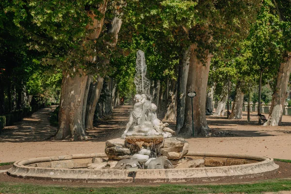 Ostrovní Zahrada Aranjuez Madrid Okrasná Fontána — Stock fotografie