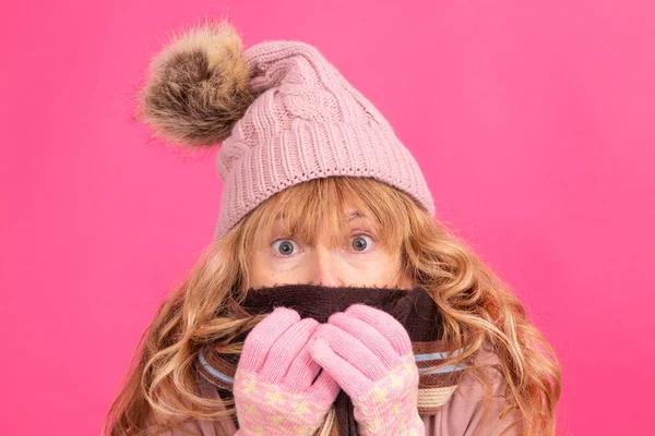 Isolated Warm Woman Cold Expression — Stock Photo, Image