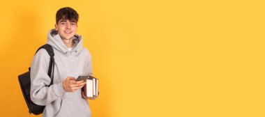 cep telefonlu izole öğrenci