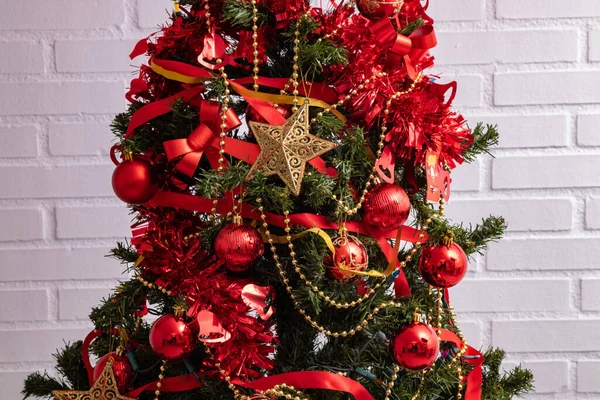 Λεπτομέρεια Του Στολισμένο Χριστουγεννιάτικο Δέντρο — Φωτογραφία Αρχείου