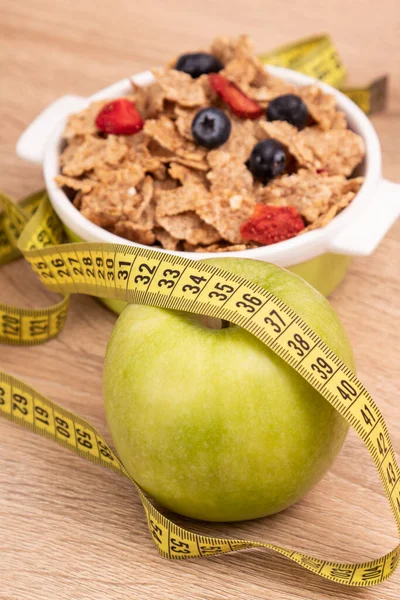 Cereal Bowl Vista Superior Com Fita Métrica Saúde Dieta Conceito — Fotografia de Stock