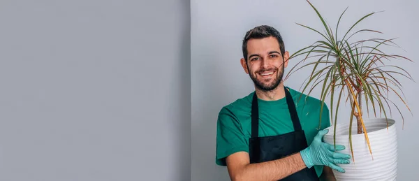 Homem Com Jardinagem Roupas Trabalho Plantas — Fotografia de Stock