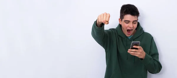 Estudante Animado Isolado Branco Com Telefone Móvel — Fotografia de Stock