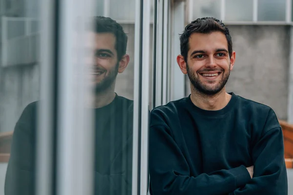 Retrato Hombre Joven Atractivo Aire Libre — Foto de Stock