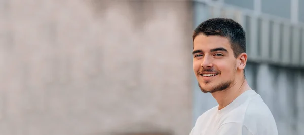 Retrato Jovem Adolescente Homem Rua — Fotografia de Stock