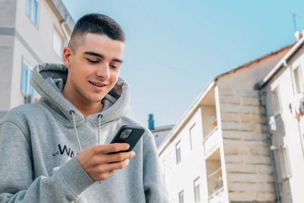Teenager Student Mobile Phone Street — Stockfoto