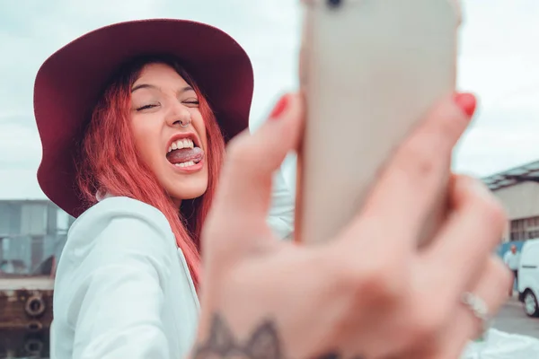 Redhead Influencer Mobile Phone Recording Taking Photo — Foto de Stock