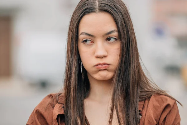 Girl Expression Anger Fury Outdoors — Stock Photo, Image