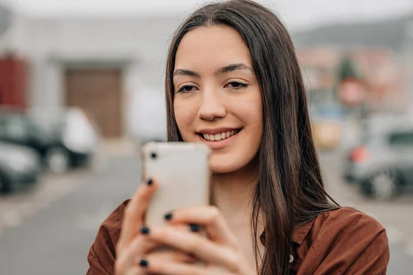 Girl Street Looking Mobile Phone — Foto Stock