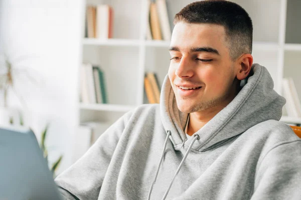 Young Student Laptop Home — Foto de Stock