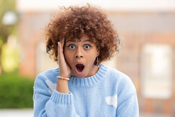 African American Girl Street Surprised Expression — Stock Fotó