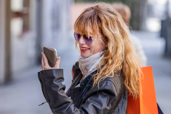 Shopping Middle Aged Woman Bags Mobile Phone — Foto Stock