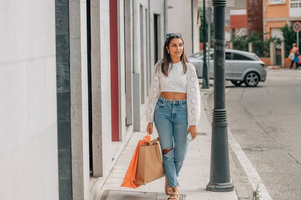 Young Latin Girl Street Shopping Bags — 图库照片