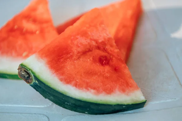 Natürliche Wassermelonenstücke Sommerliche Tropische Früchte — Stockfoto