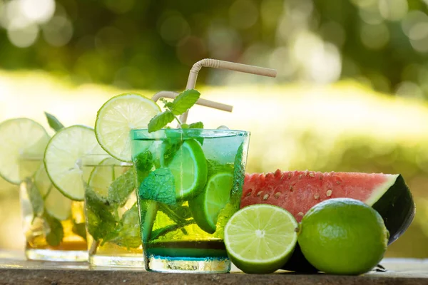 Vaso Mojito Bebida Tropical Con Menta Azúcar Morena —  Fotos de Stock