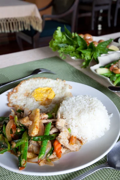 Fried pork with green pepper — Stock Photo, Image