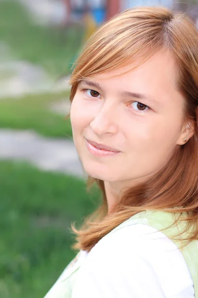 Hermosa mujer sonriente — Foto de Stock