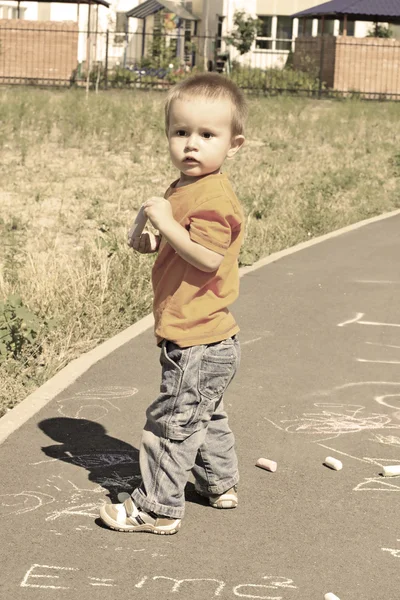 Kleine jongen — Stockfoto