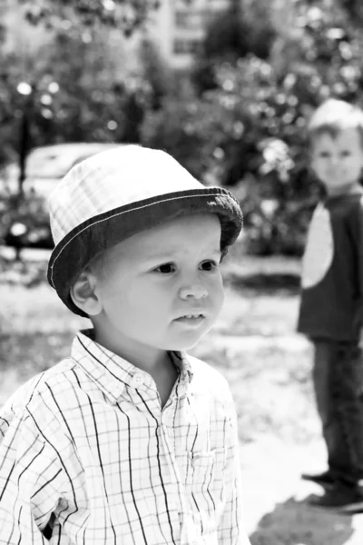 Schöner Junge — Stockfoto