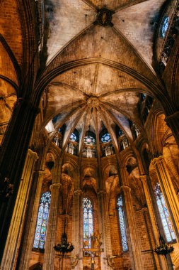 BARCELONA, İspanya - 5 Nisan 2019: Kutsal Haç Katedrali ve Aziz Eulalia Katedrali 'nin yakın görüntüsü