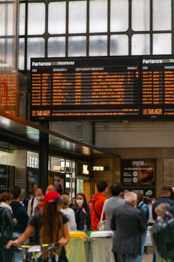 Milan, İtalya - Milano Merkez Tren İstasyonu.