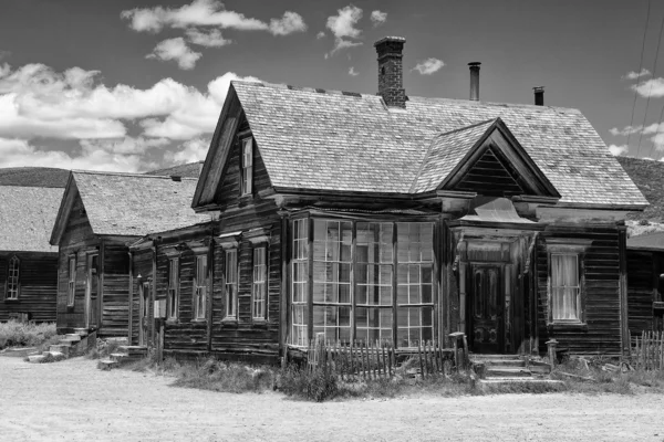 Old buildings in Bodie — Stock Photo, Image