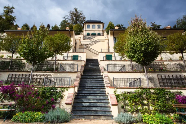 Der kleine fürstenberger garten — Stockfoto